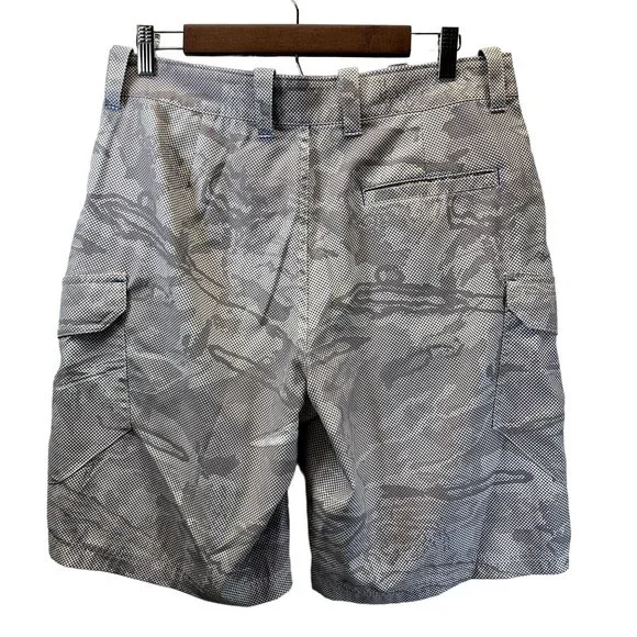 Under Armour UA Fish Hunter Cargo Shorts Mens 32 Loose Heat Gear Digital Camo - Picture 2 of 13